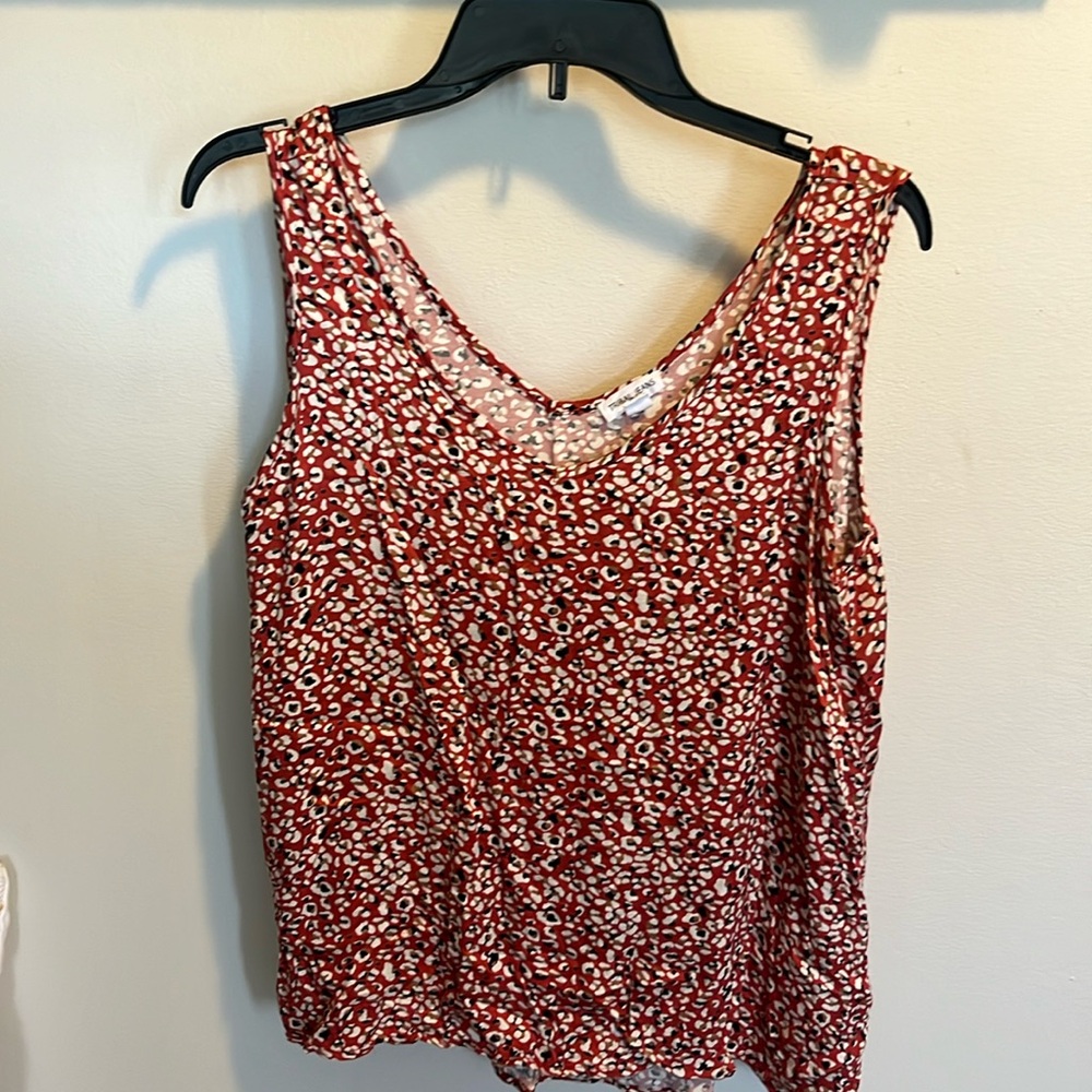 Tribal fall animal print v neck tank size M